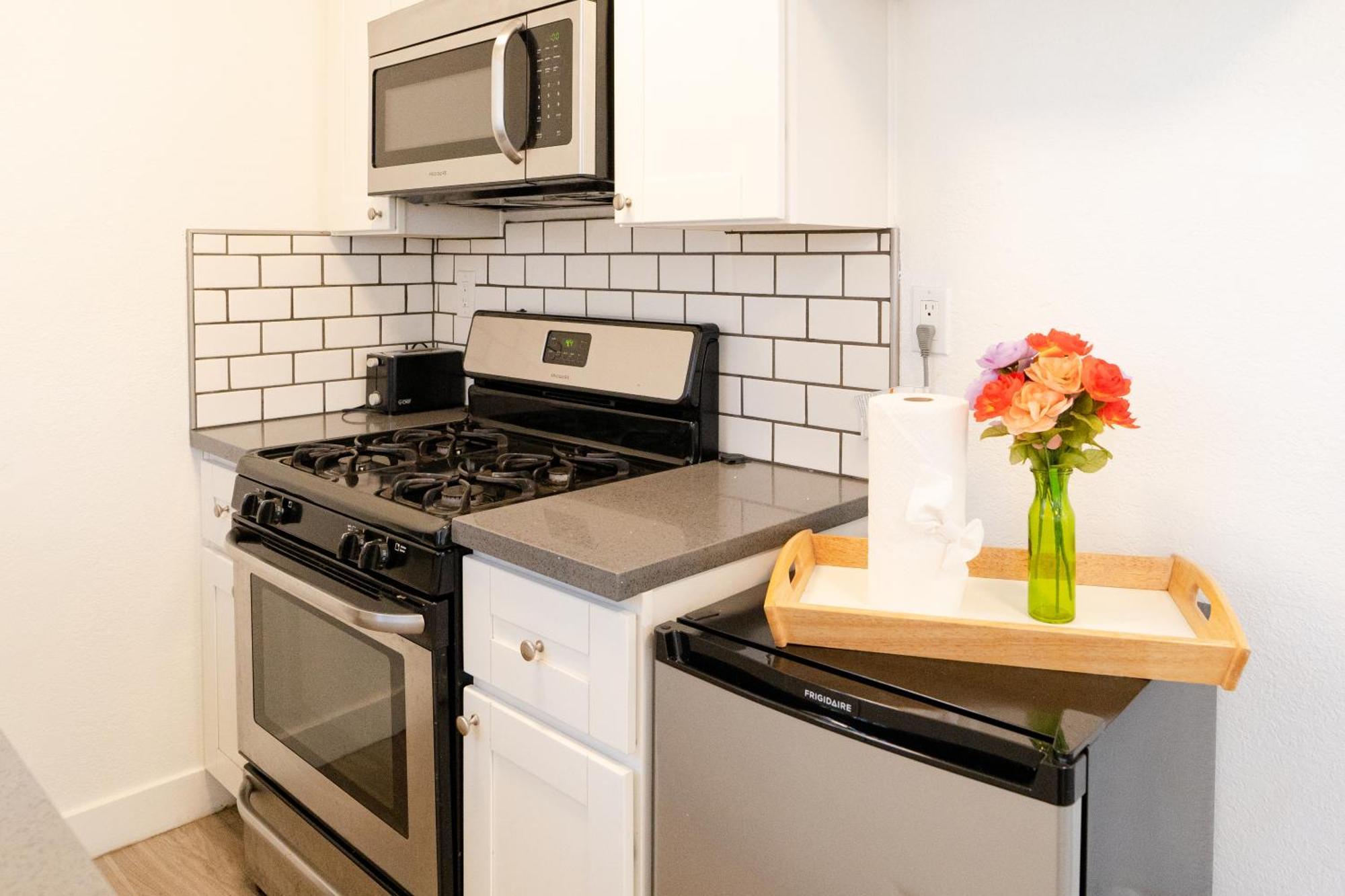 Cozy 2-bedroom With 1-bathroom Ideal For Small Group In Koretown Appartement